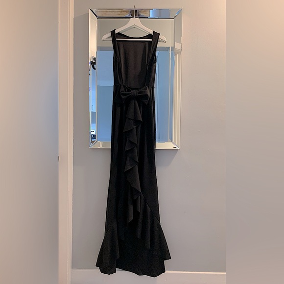 Dresses & Skirts - Formal Black Bow Maxi Dress